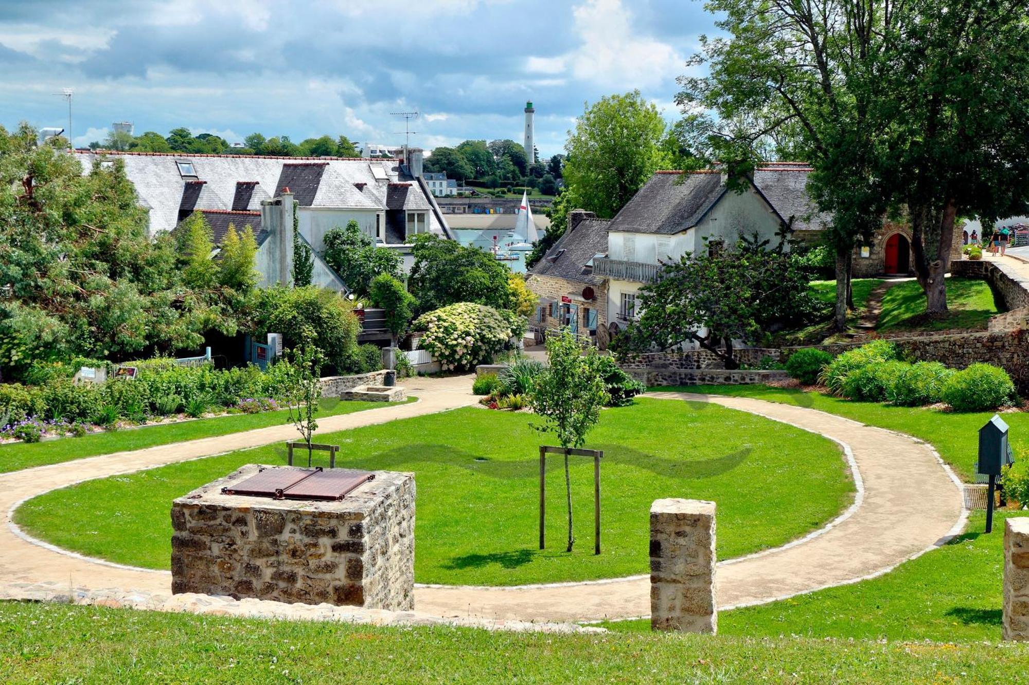 Localise - A06 - Entierement De Plain-Pied Avec Petite Vue Mer - Donnant Sur La Piscine Et Le Jardin - Wifi Inclus - Draps Inclus - Guilvinec Zewnętrze zdjęcie